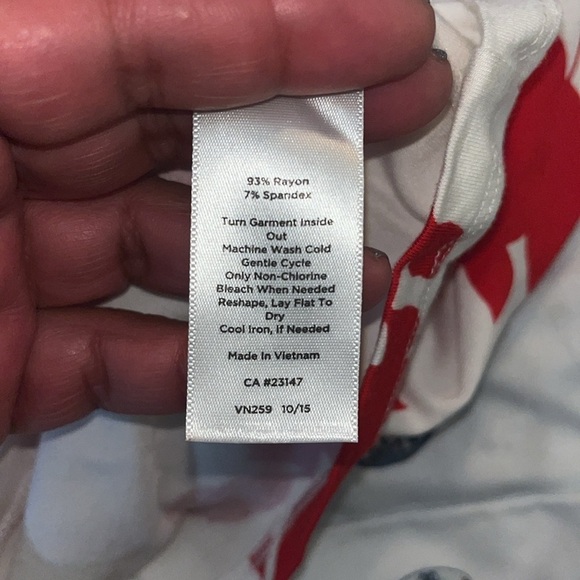 Talbots Womens Red White Floral Top Short Sleeve Rayon Tunic Blouse XL. - Picture 8 of 8
